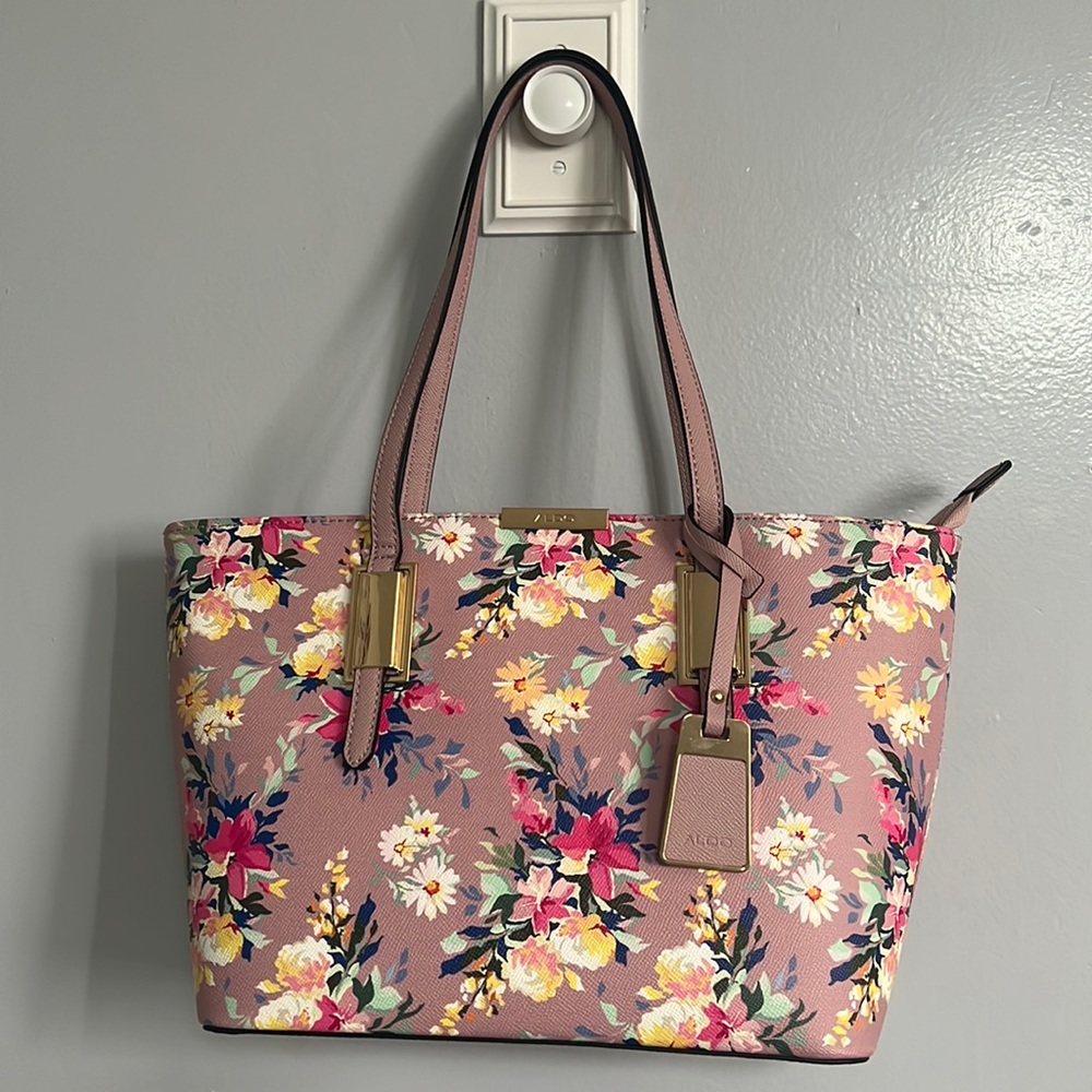 Aldo pink shoulder bag brand new with tag